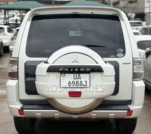 Mitsubishi Pajero 3.0 2010 White