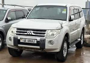 Mitsubishi Pajero 3.0 2010 White