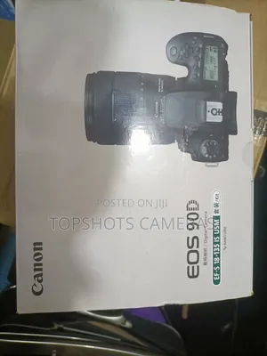Canon Eos 90D With 18-135mm Kit Lens