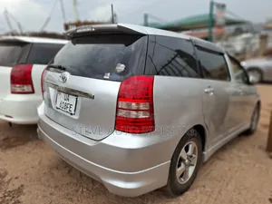 Toyota Wish 2004 Silver