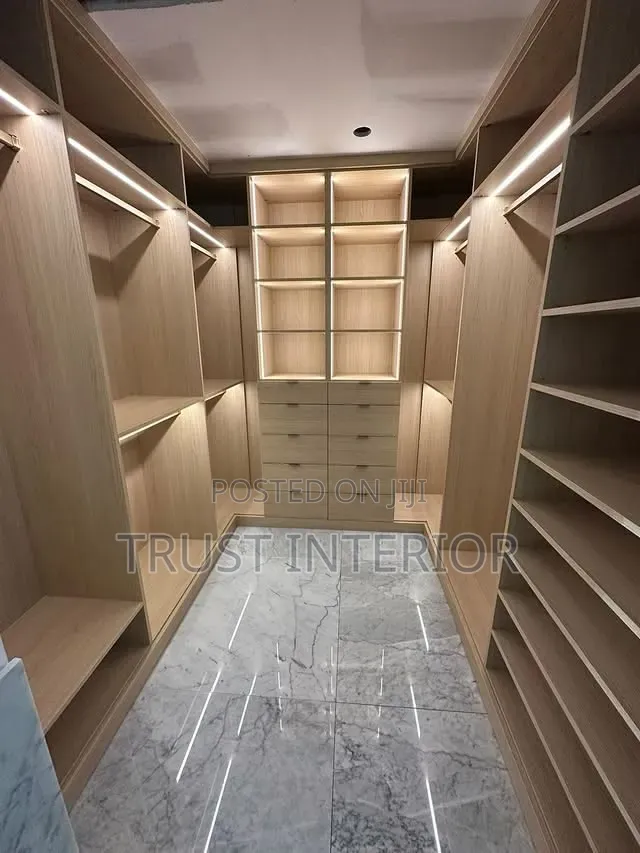 Quality Furniture Fitters 5421