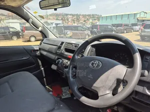 Toyota HiAce 2015 White