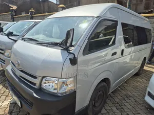 Toyota HiAce 2012 Silver