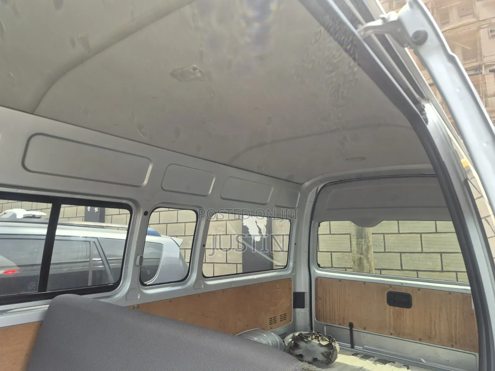 Toyota HiAce 2012 Silver