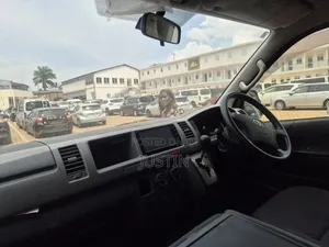 Toyota HiAce 2012 Silver