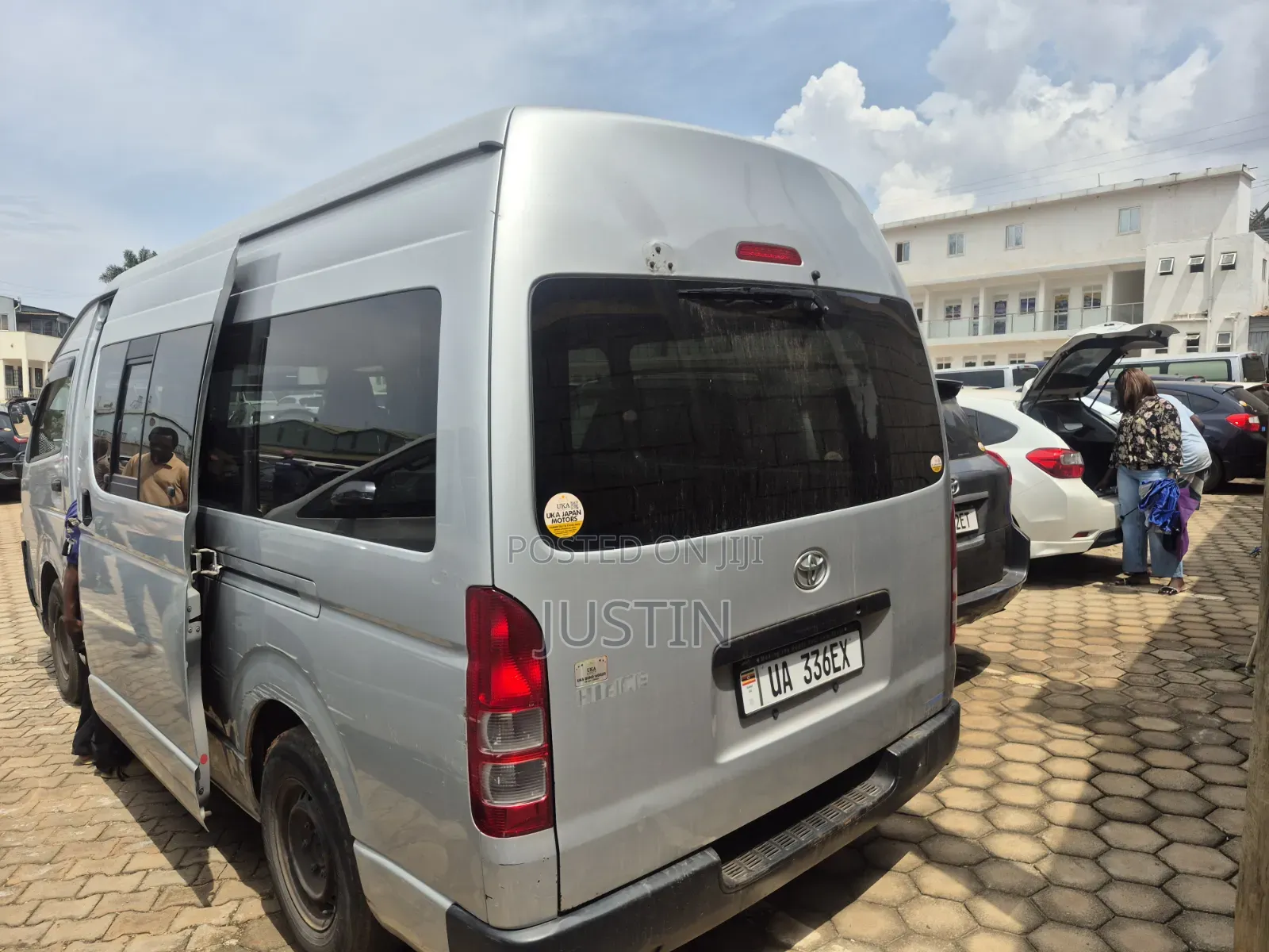 Toyota HiAce 2012 Silver