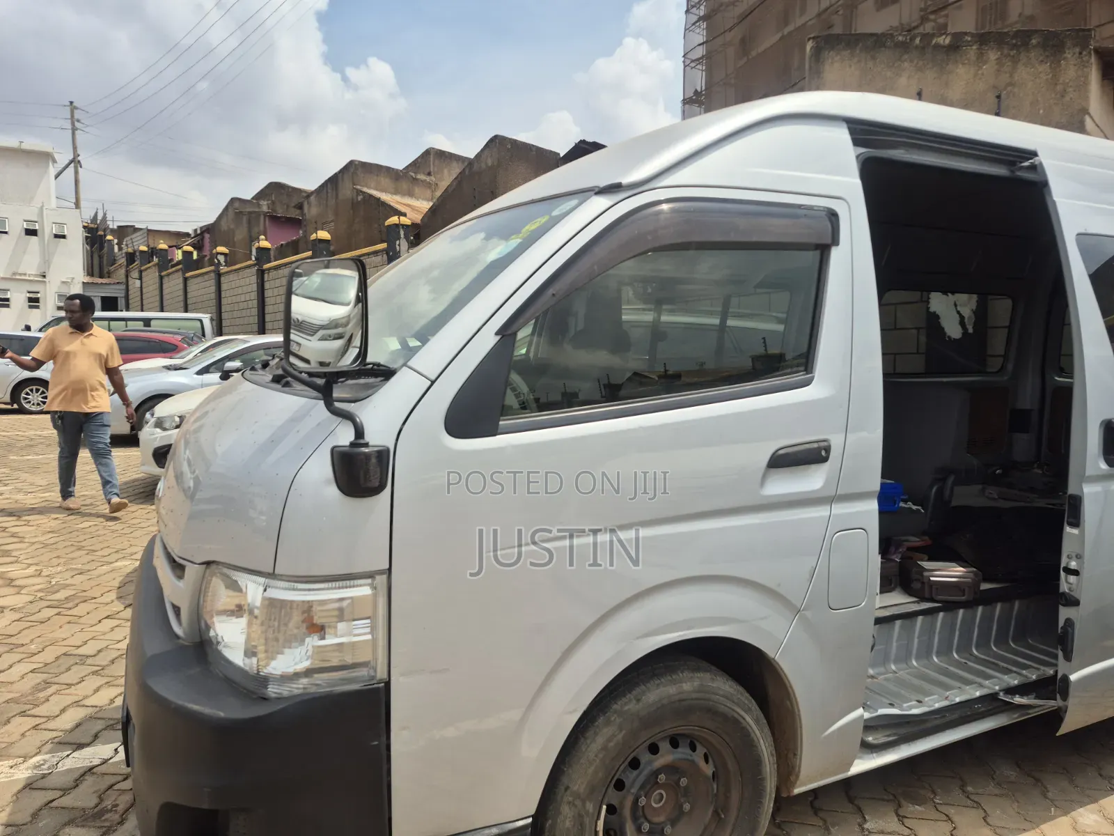Toyota HiAce 2012 Silver
