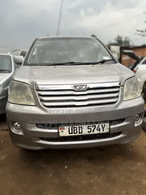 Toyota Noah 2003 Silver