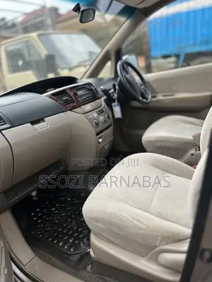 Toyota Noah 2003 Silver