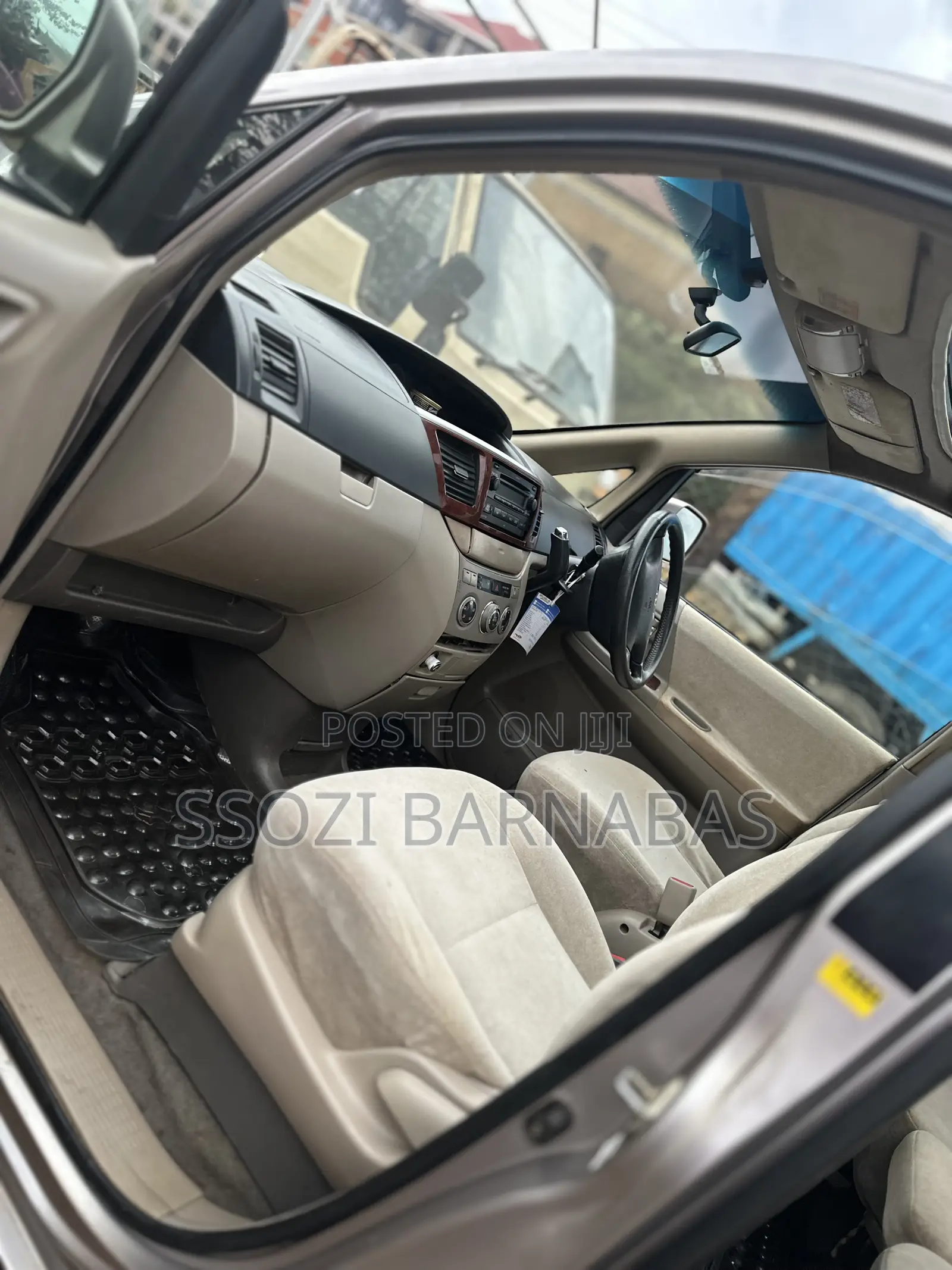Toyota Noah 2003 Silver