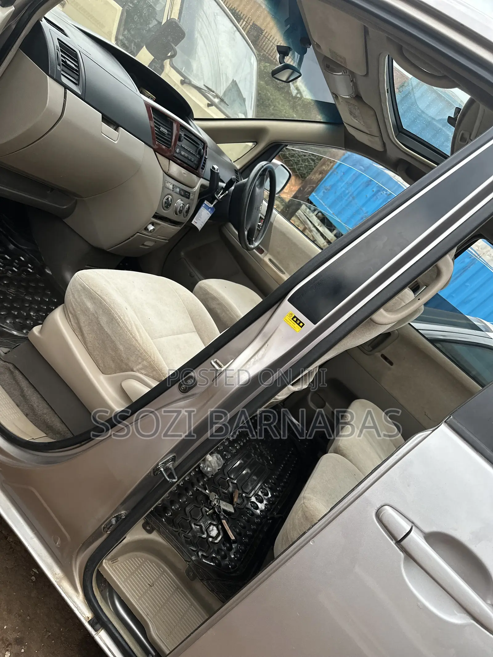Toyota Noah 2003 Silver