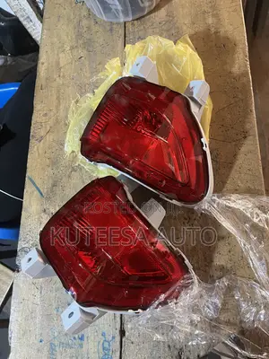 Rv4 2006 Behind Bumper Refrectors