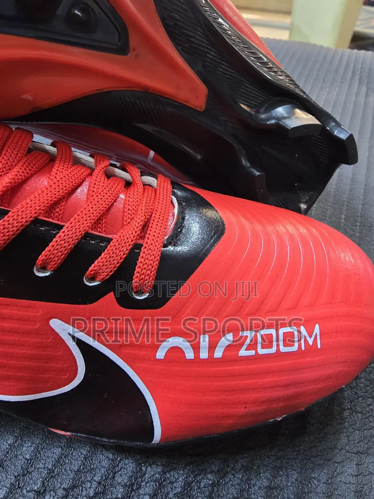 Nikeskat Football Shoes