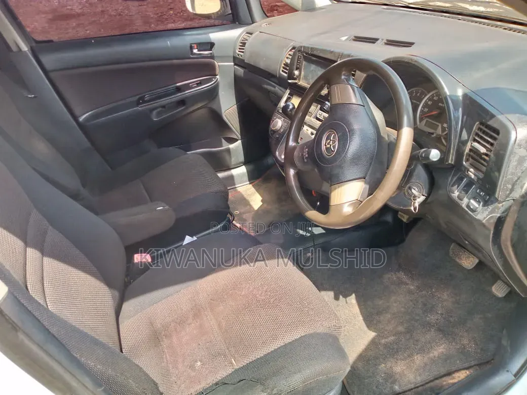 Toyota Wish 2005 White