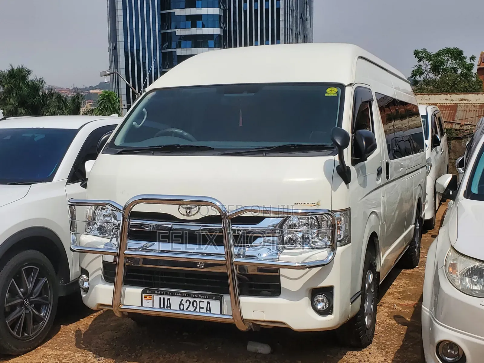 Toyota HiAce 2019 White