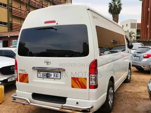 Toyota HiAce 2019 White