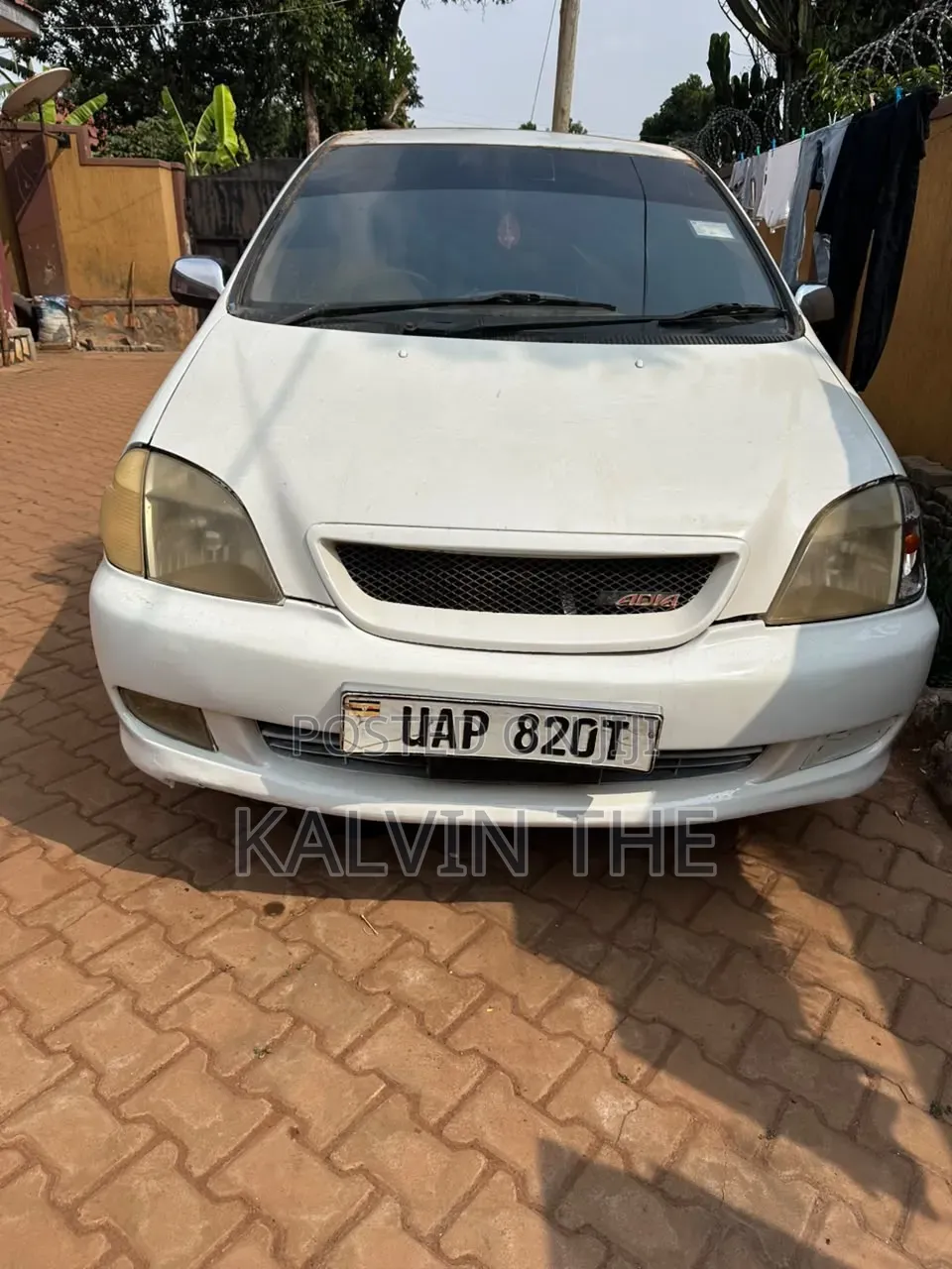 Car 1998 Off white