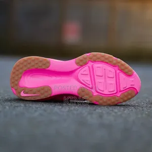 Nike Vomero 18 in Digital Pink Sneakers