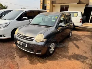 Toyota Sienta 2012 Black