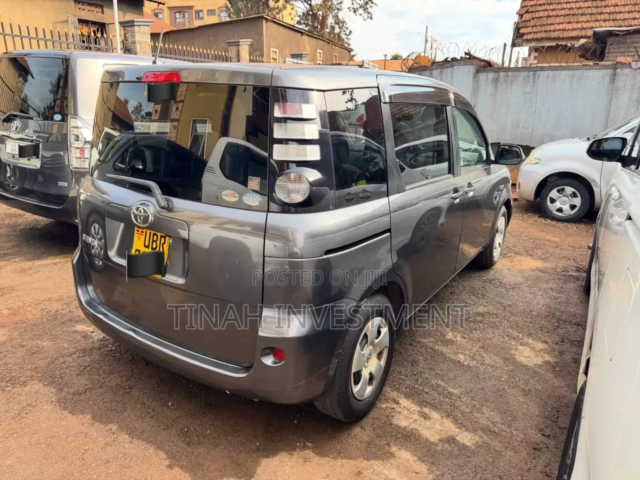 Toyota Sienta 2012 Black