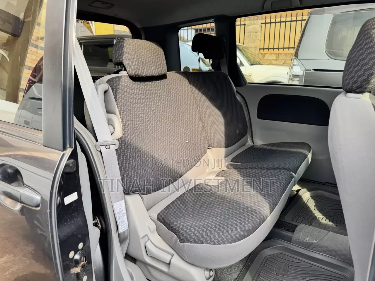 Toyota Sienta 2012 Black