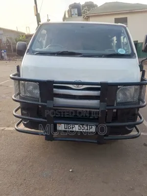 Toyota HiAce 2010 White