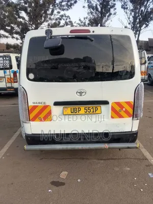 Toyota HiAce 2010 White