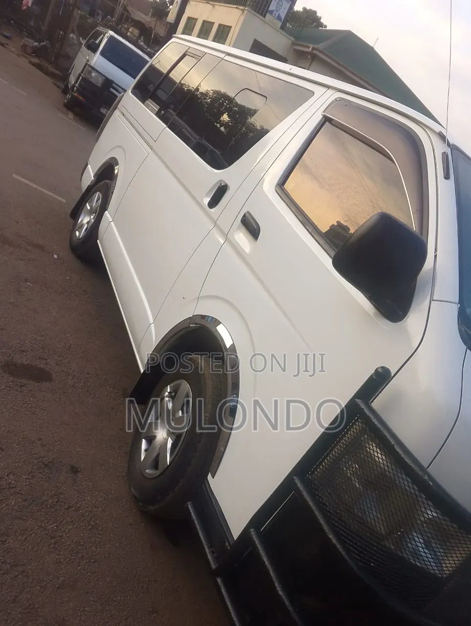Toyota HiAce 2010 White