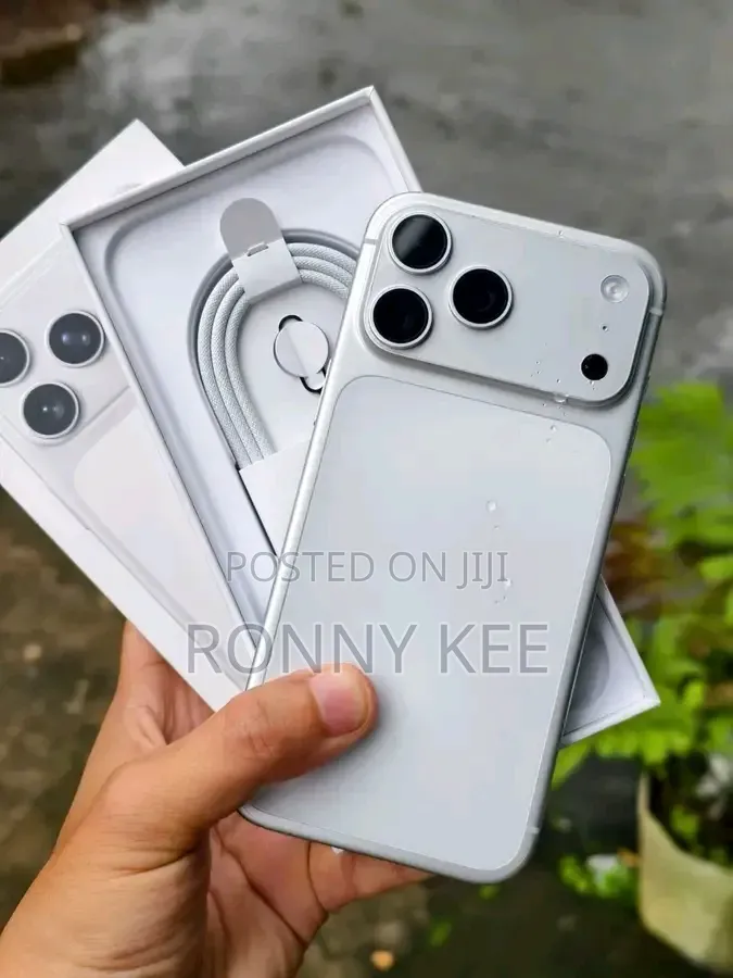 New Apple iPhone 17 Pro Max 256 GB Silver