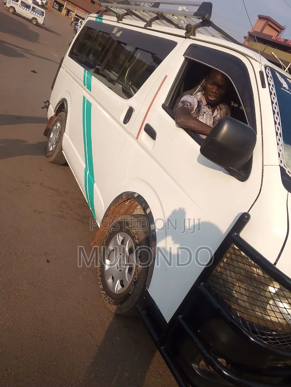 Toyota HiAce 2011 White