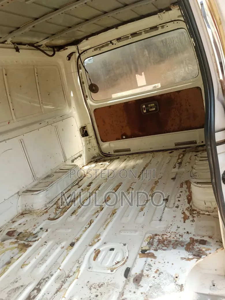 Toyota HiAce 2011 White