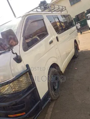 Toyota HiAce 2012 White