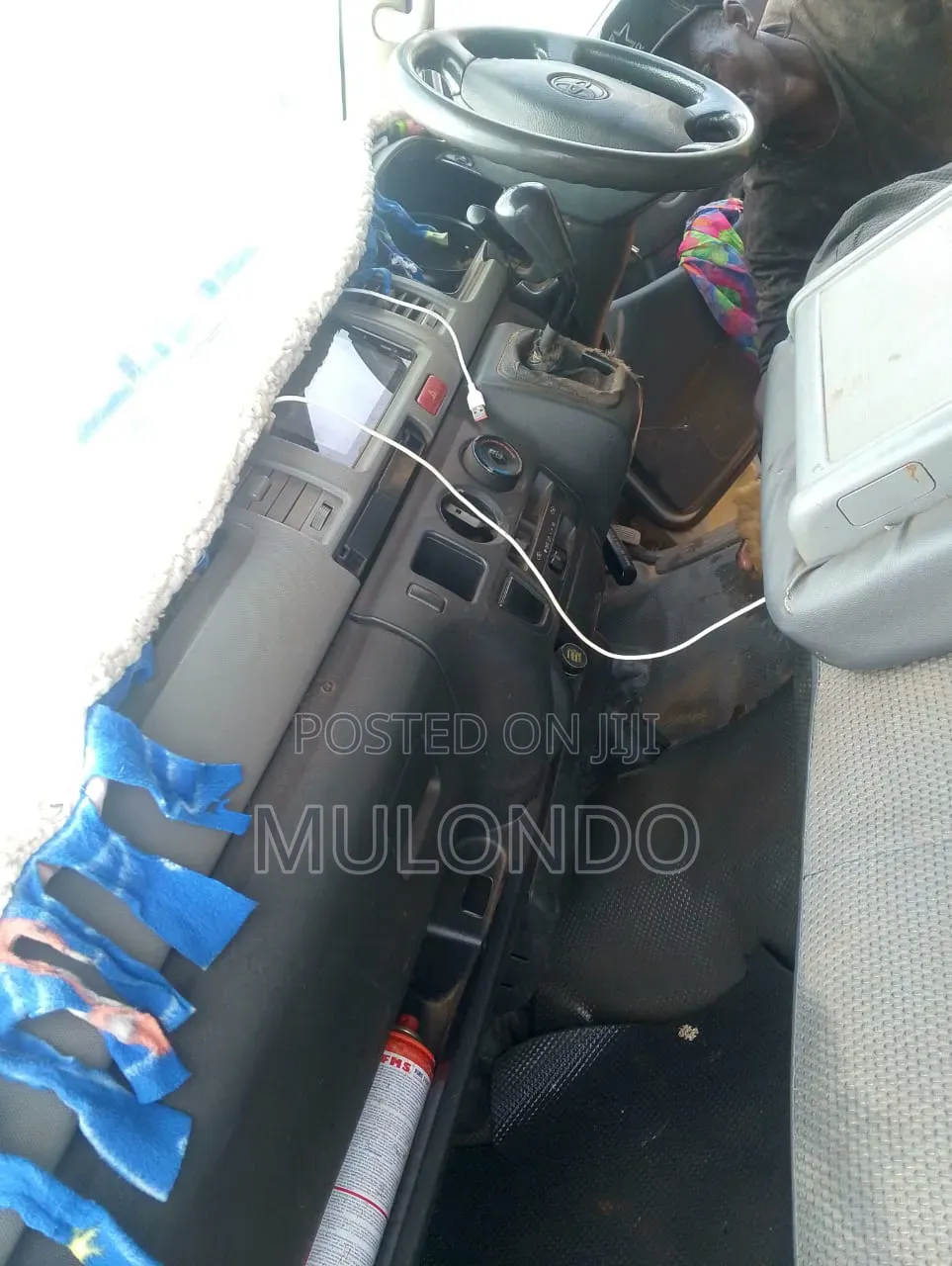 Toyota HiAce 2012 White