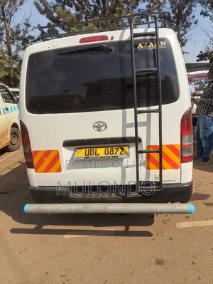 Toyota HiAce 2012 White