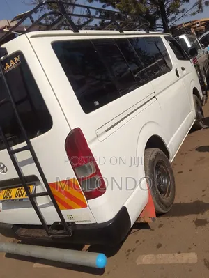 Toyota HiAce 2012 White