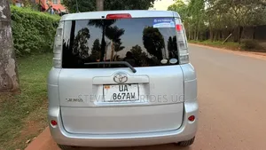 Toyota Sienta 2012 Silver