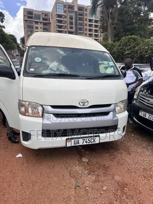 Toyota Quantum 2017 White