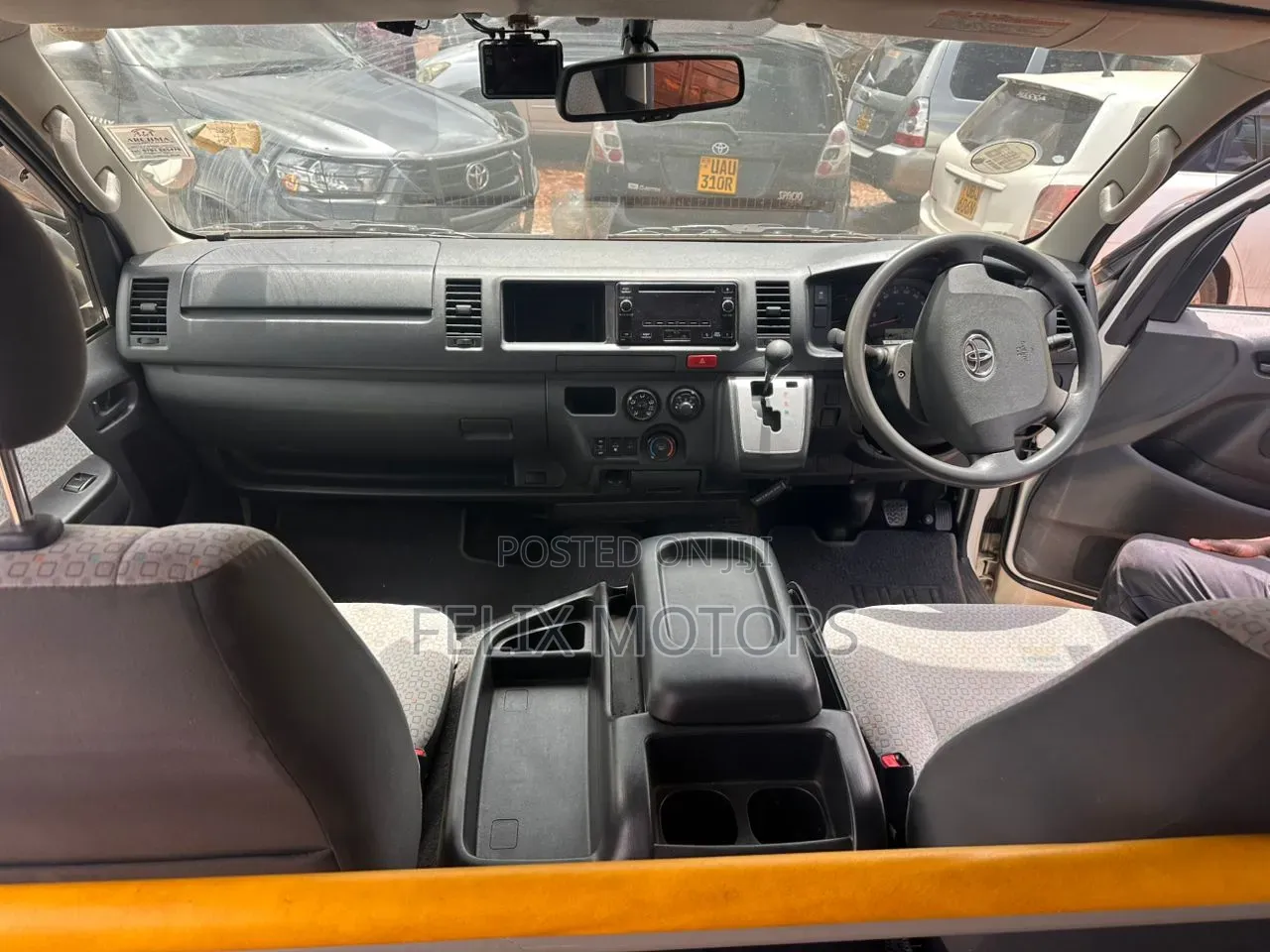 Toyota Quantum 2017 White