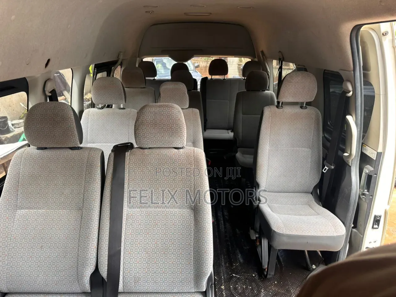 Toyota Quantum 2017 White