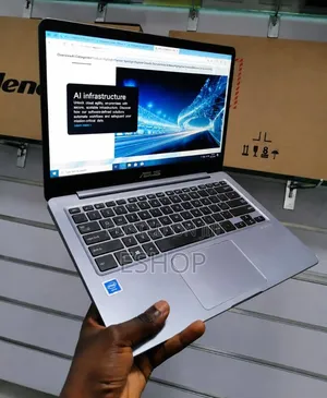 Laptop Asus A52JT 4GB Intel Core 2 Quad SSD 60GB