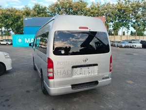 Toyota HiAce 2013 Silver
