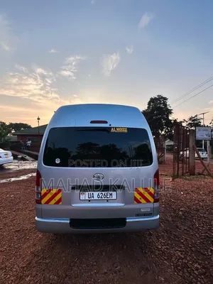 Toyota HiAce 2013 Silver