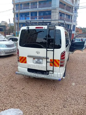Toyota HiAce 2012 White