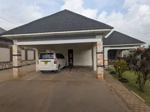 5bdrm House in Nangabo for sale