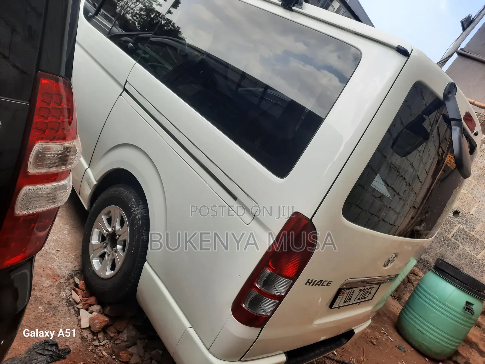 Toyota HiAce 2014 White