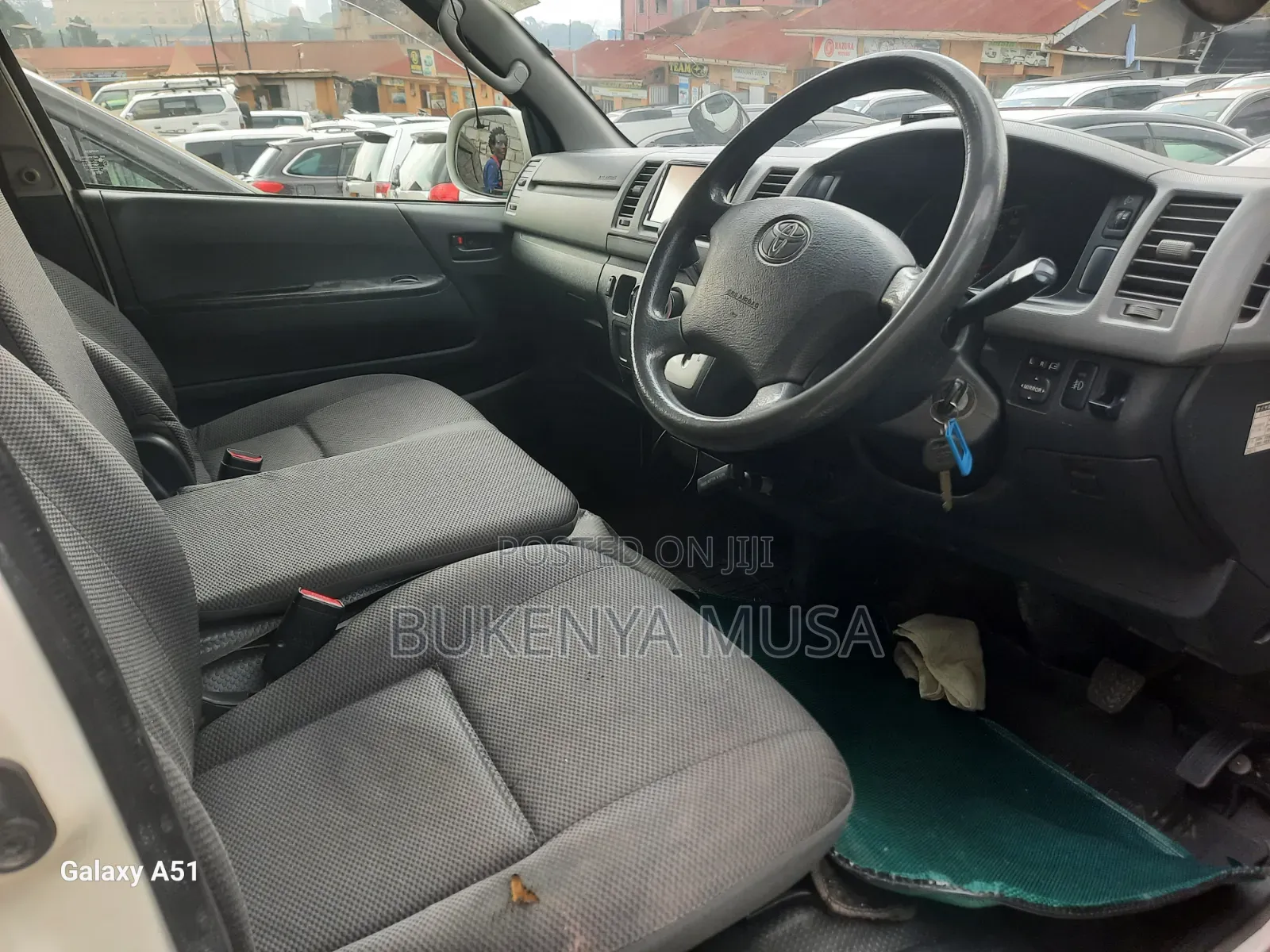 Toyota HiAce 2014 White