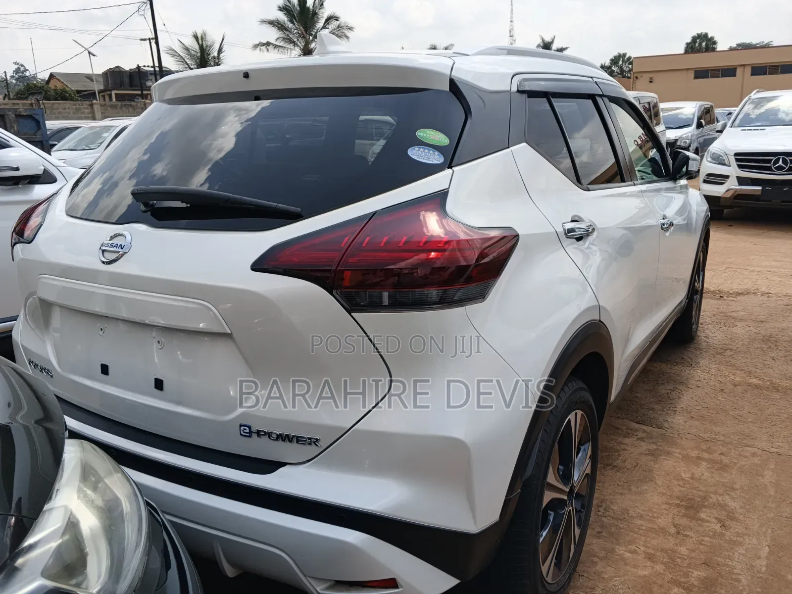 Nissan NP300 2022 White
