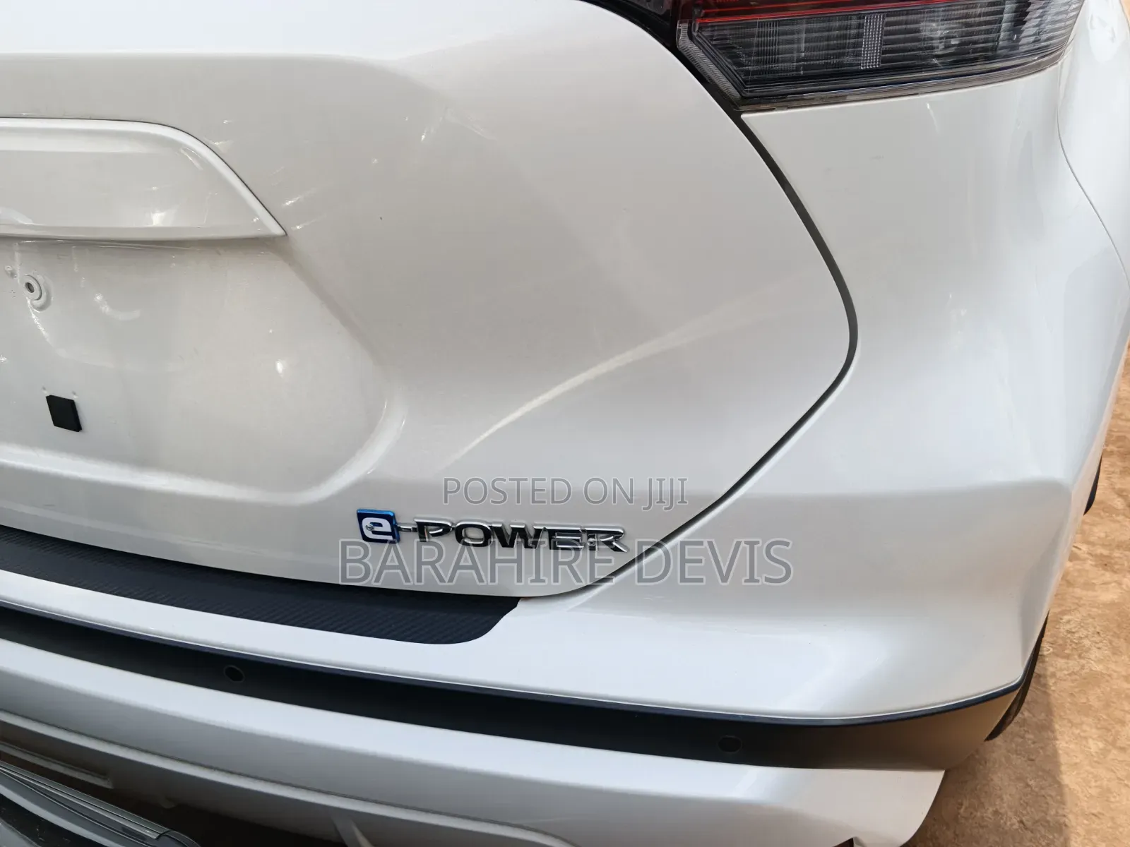 Nissan NP300 2022 White