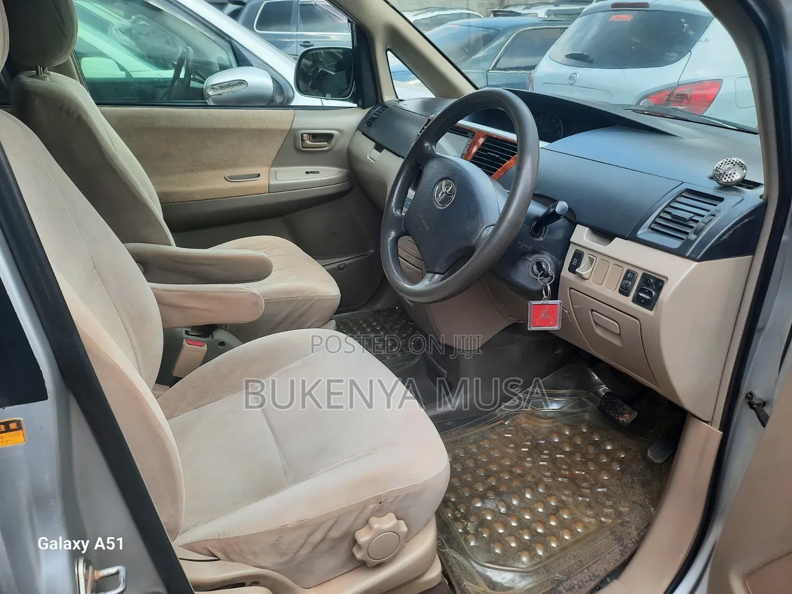 Toyota Noah 2007 Silver