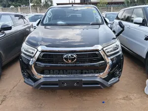 Toyota Hilux 2021 Black